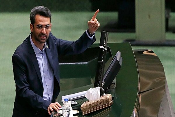 آذری جهرمی عقب ماندگی در شبکه ملی اطلاعات را پذیرفت